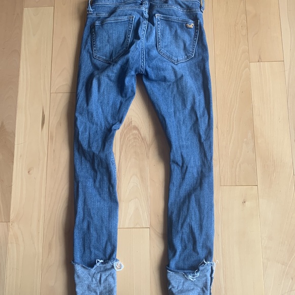 Hollister size US 00 (23 W 23 L) ripped blue jeans - Picture 3 of 4